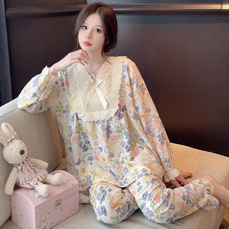 Plus Size Women's Pajamas: Sweet Princess Style, Lace, Long Sleeves - Perfect for Spring and Autumn