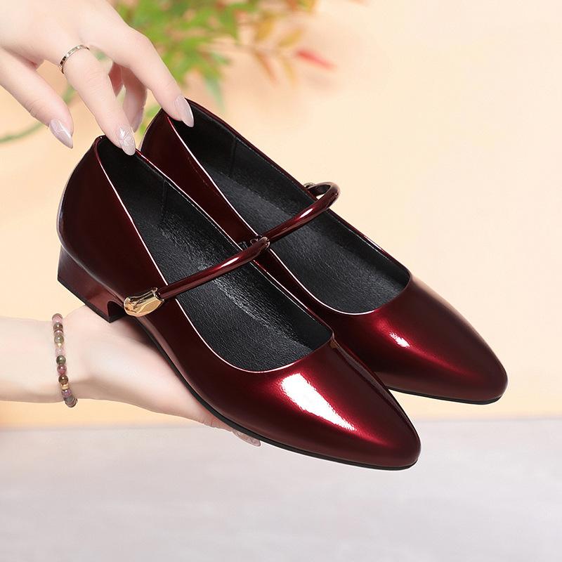 Patent Leather Pointed-toe Mary Jane Shoes, Women's Low-cut Shoes with A Single Buckle, Retro Style, Spring and Summer Single Shoes