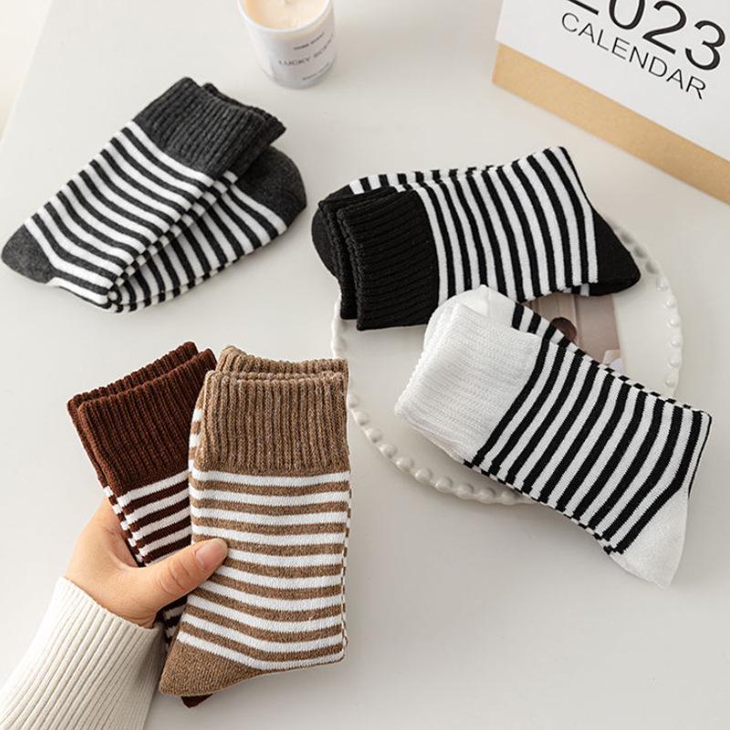Women's Autumn-Winter Plus Velvet Thickened Mid-Calf Striped Terry Socks - Warm, Cold-Resistant Sleep Socks.