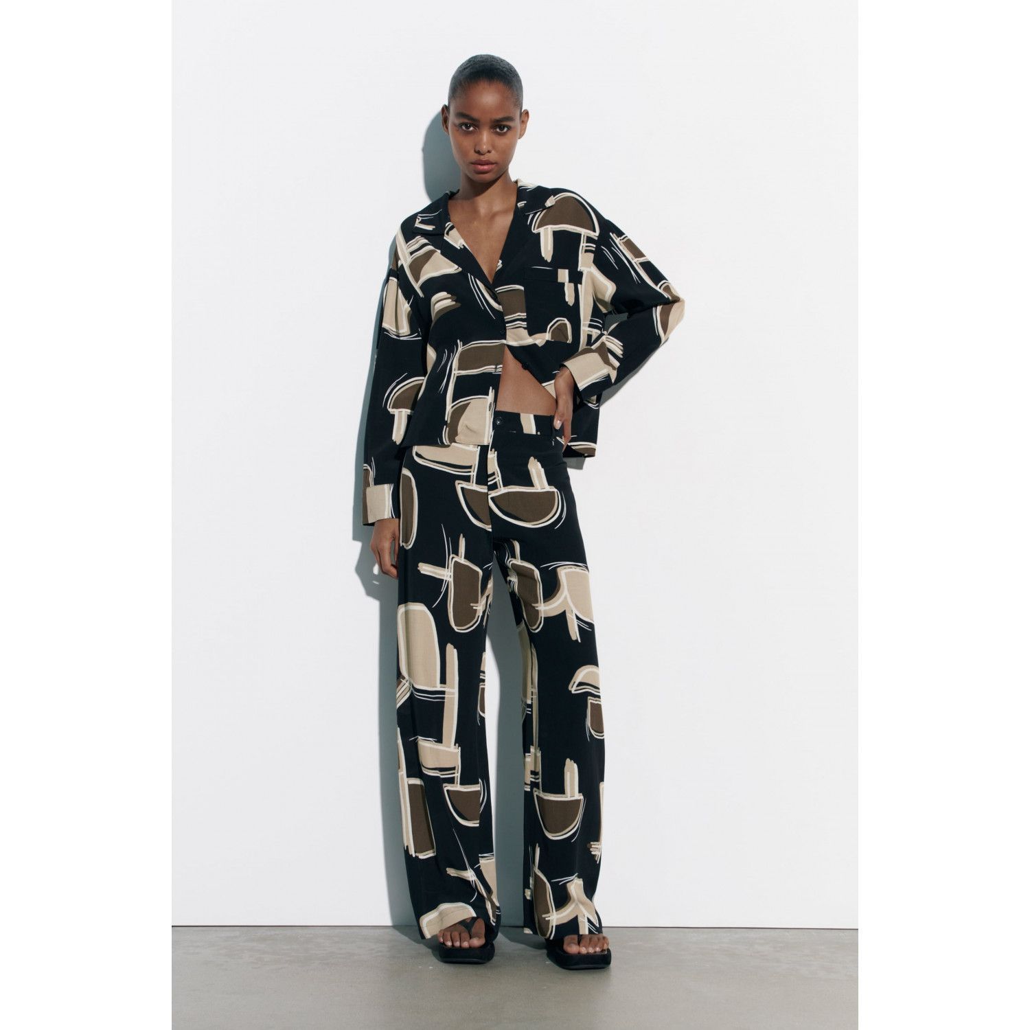 

PRINTED TROUSERS