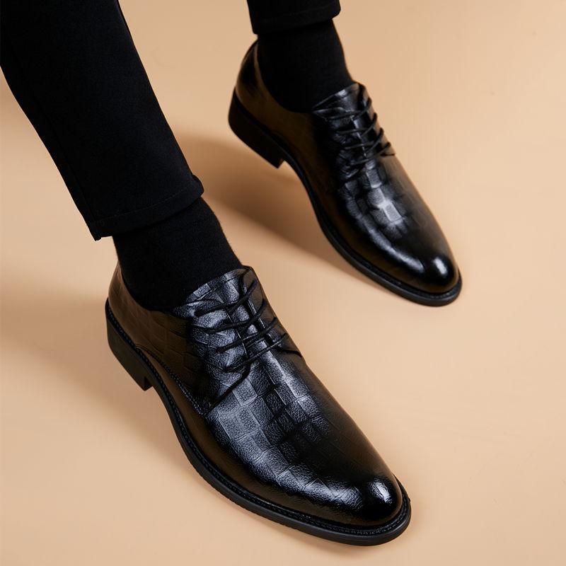 Men's Genuine Leather Business Formal Height-Increasing Shoes - Soft Sole, Plus Velvet, British Style for Autumn and Winter.