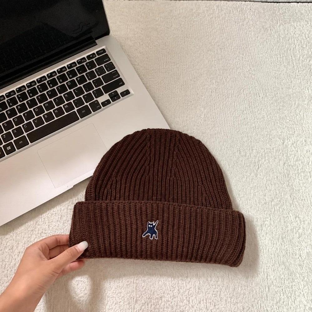 Polyester Knitted Beanie Hat Warm Lining Winter Ear Protection Hat Cat Embroidery Beanie  For Women