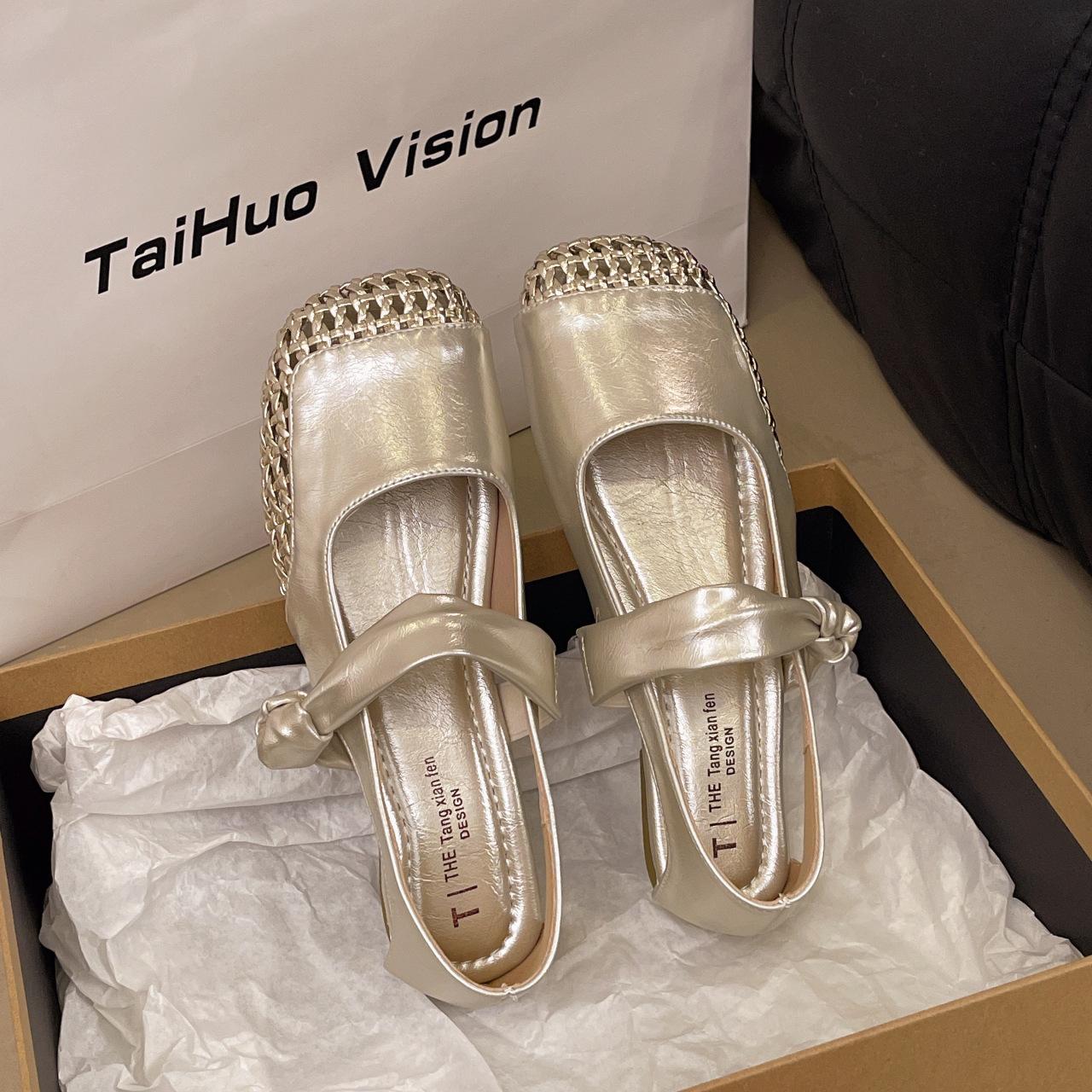 

Мягкая кожаная версия полые римские сандалии женские лето 2025 новая повседневная сказочный стиль модная обувь французские туфли Мэри Джейн 40 золотой