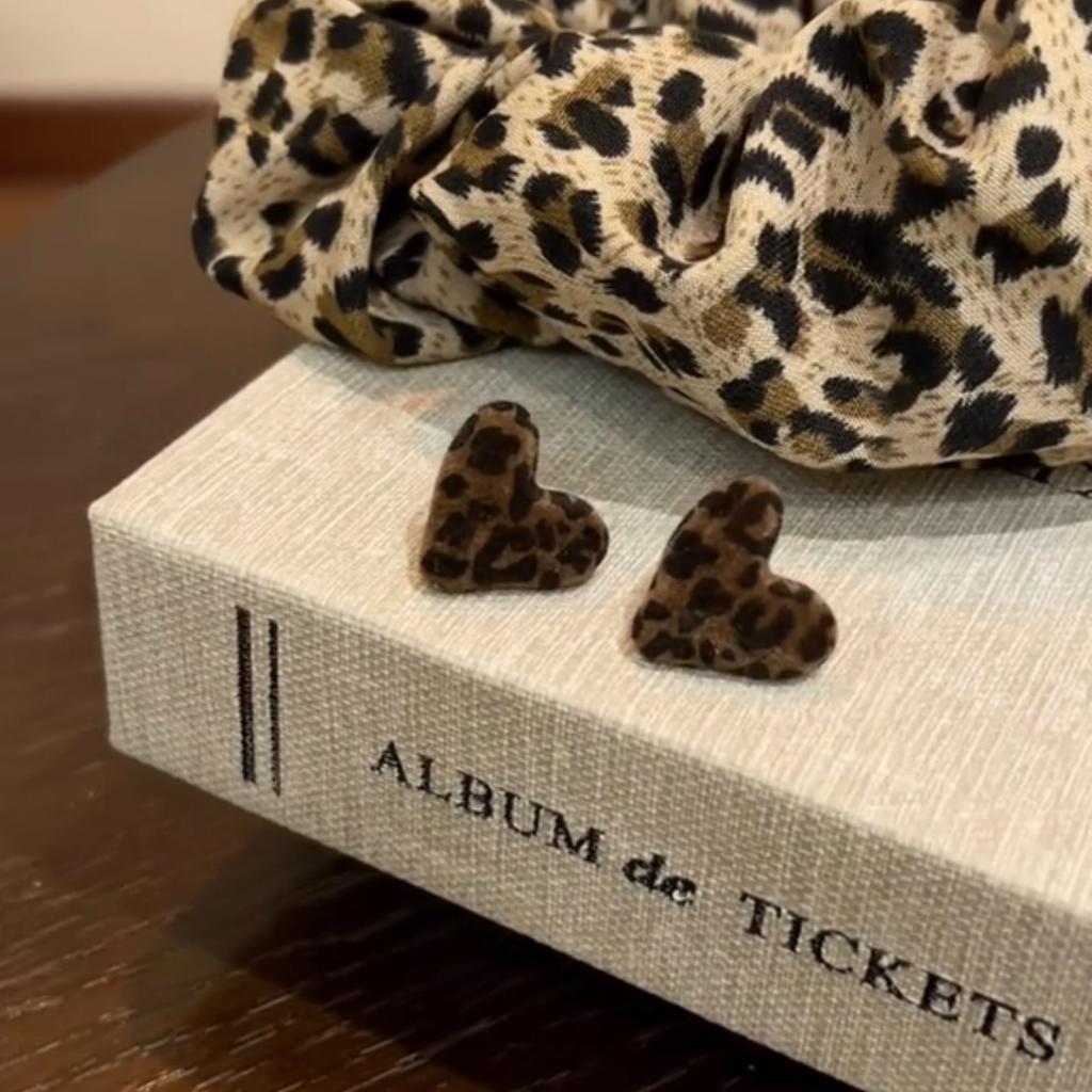 Autumn and winter retro flocking leopard print love stud earrings women's light luxury high-end earrings niche unique fashion temperament earrings