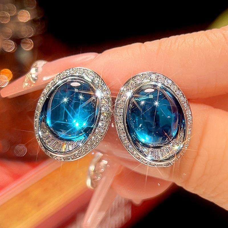 Copper Bottom Gold-Plated Ice Seed Fluorescence Simulation Blue Pointed Crystal Green Chalcedony Stud Earrings 10 * 12