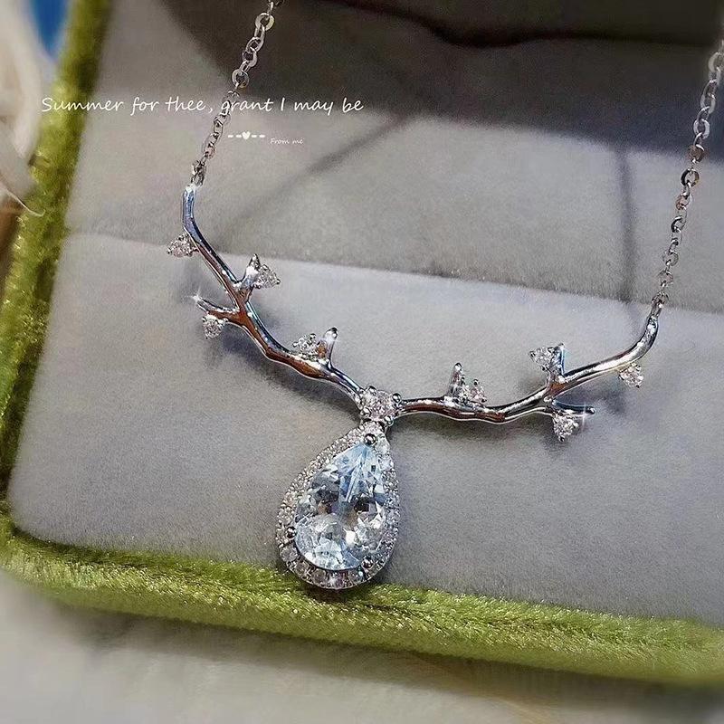 

Цирконовое ожерелье для женщин с бриллиантами в форме сердца, короткая цепочка на ключицу, простой темперамент, кулон Ins Love для женщин