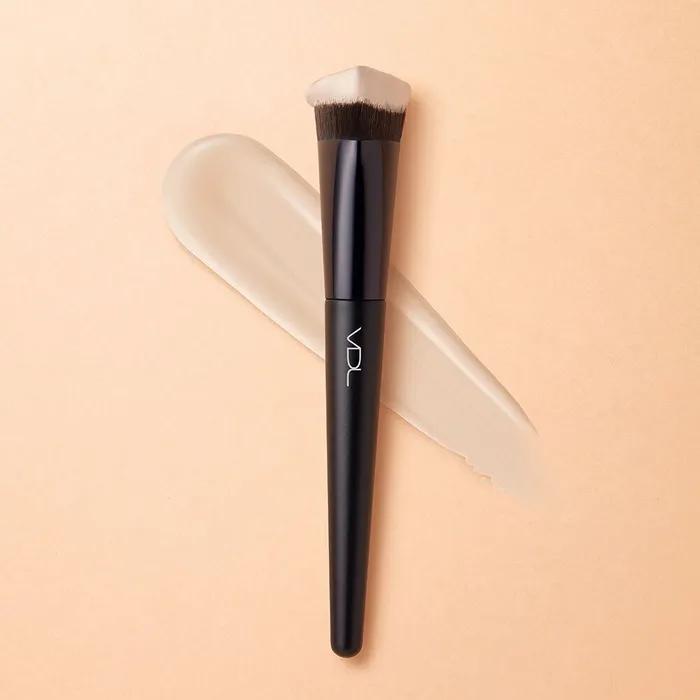 

Expert Foundation Brush