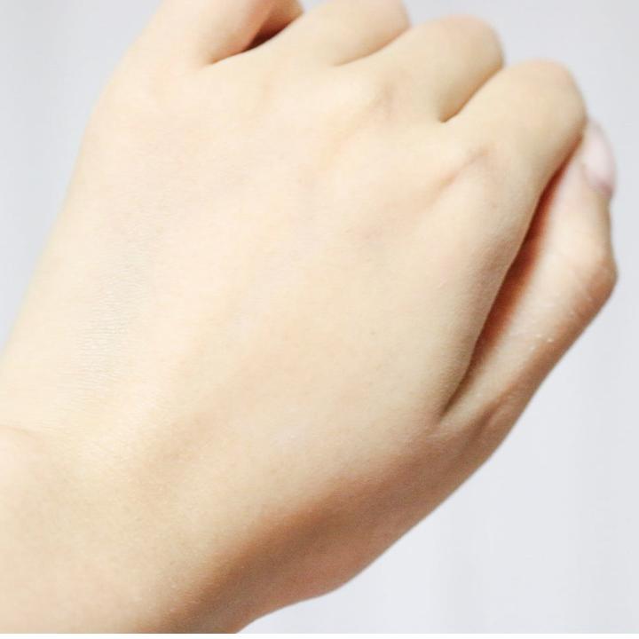 Baza pod makijaż Puder wykończeniowy Edycja Hello Kitty (Kontrola wydzielania sebum, Zmniejszanie porów)