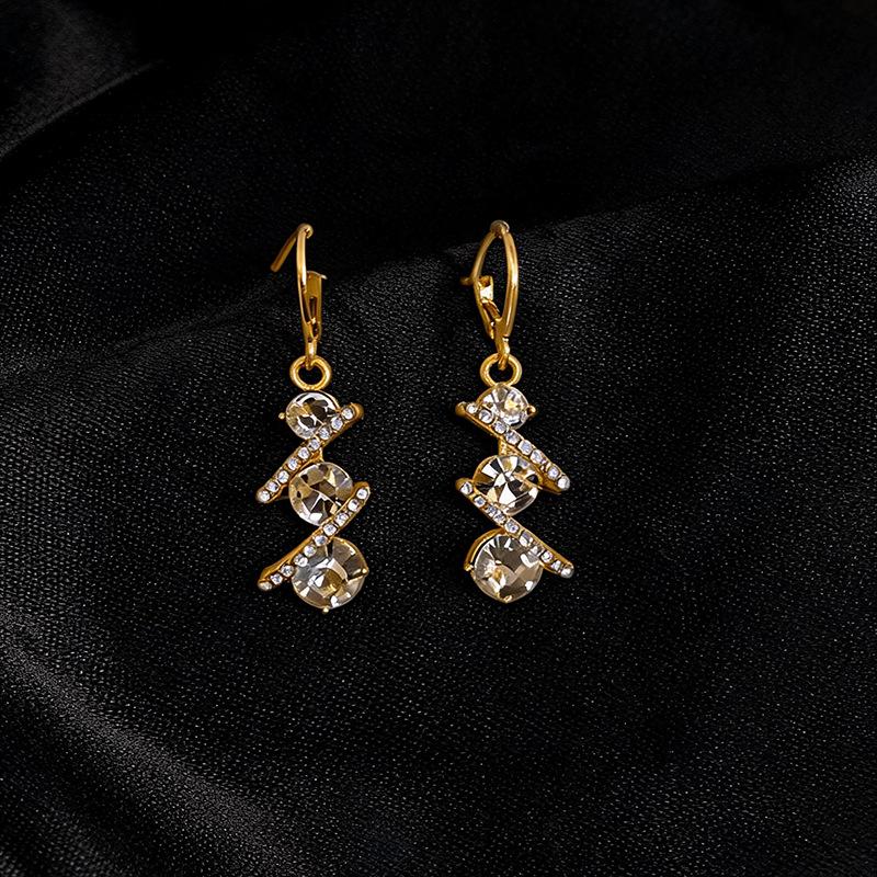 European & American Luxury Rhinestone Geometric Ear Cuffs - Elegant, Versatile Earrings for Women
