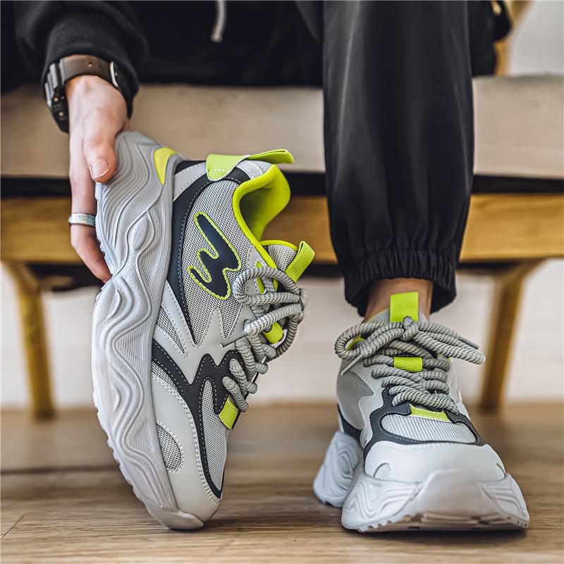 Neue Herrenschuhe sind trendig, modisch, bequem, verschleißfest, rutschfest, Freizeitschuhe, vielseitig auf der ganzen Welt.