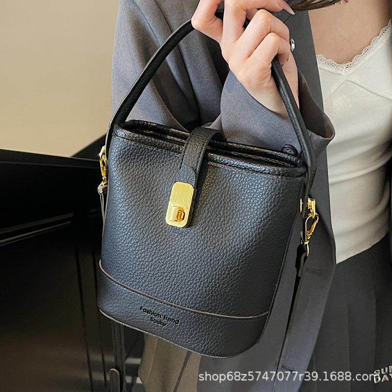 2025 New Retro Fashion Handbag Bag Women's Senmeng Autumn and Winter Casual Bucket Bag Fashion Shoulder Bag Crossbody Bag