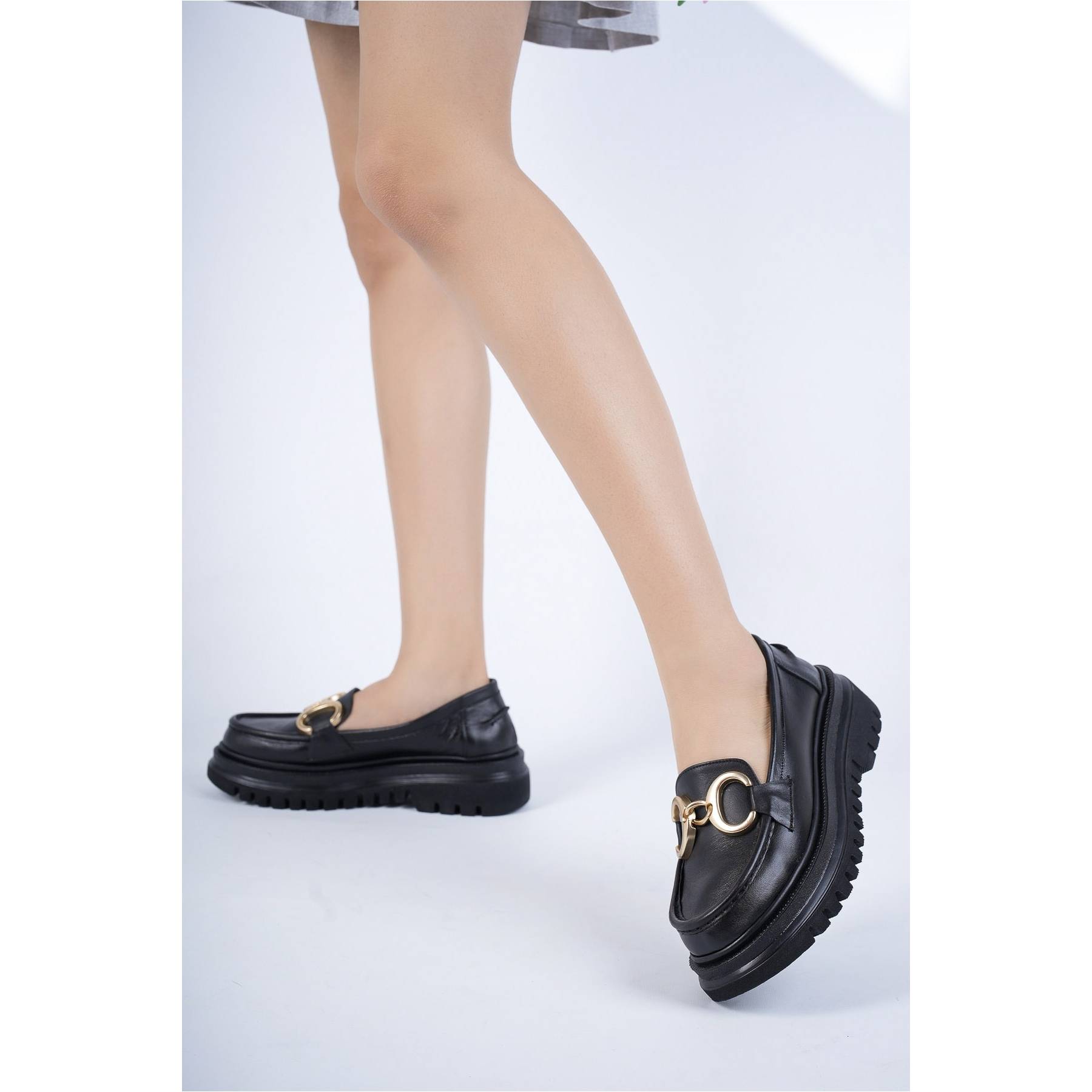 

Женская мода Натуральная кожа Черные повседневные кожаные мокасины на толстой подошве с пряжками Повседневная обувь