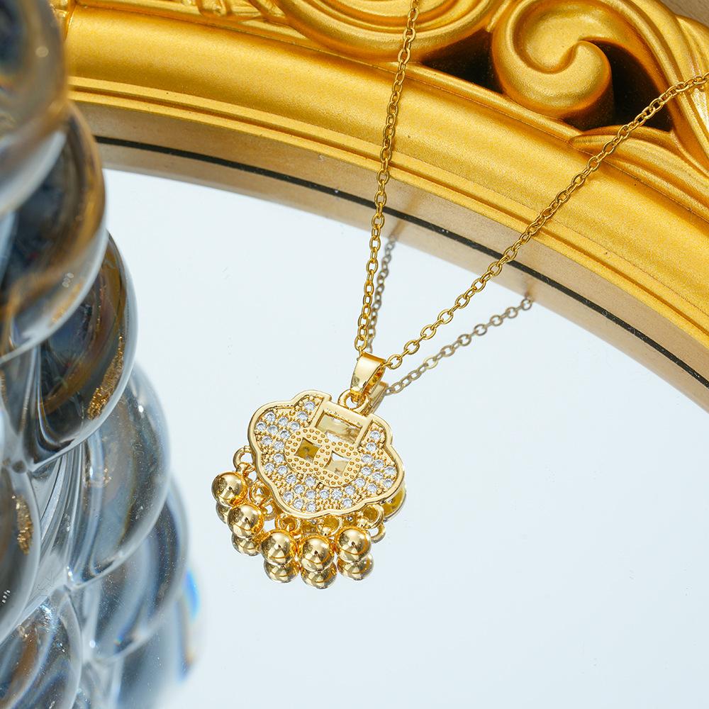 Ping An Lock Pendant Necklace Clampsia Chain Niche Temperament