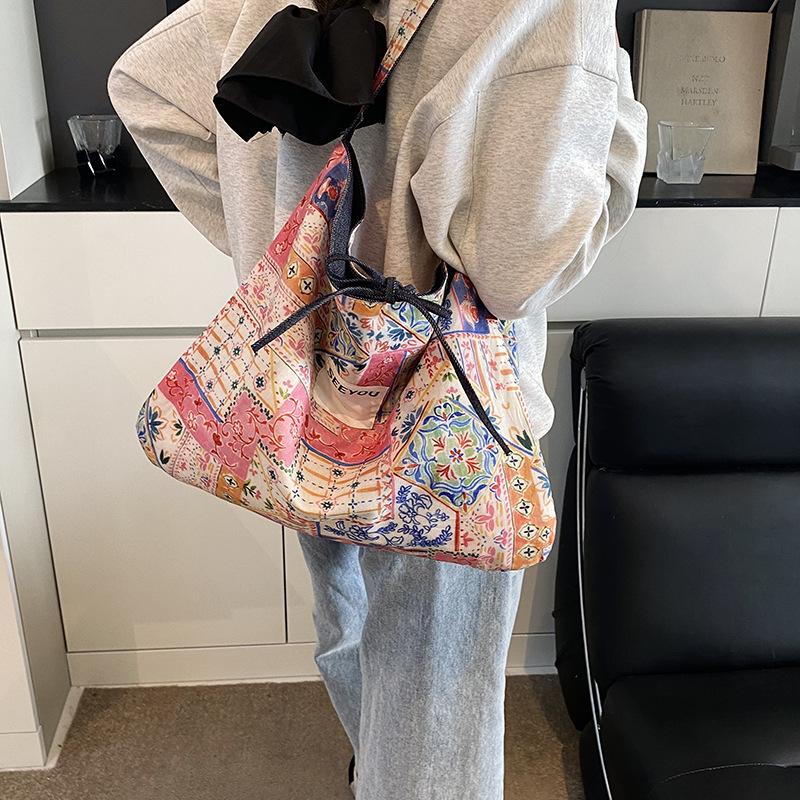 2025 spring and summer new color printed canvas bag denim double-sided messenger bag versatile commuter tote bag