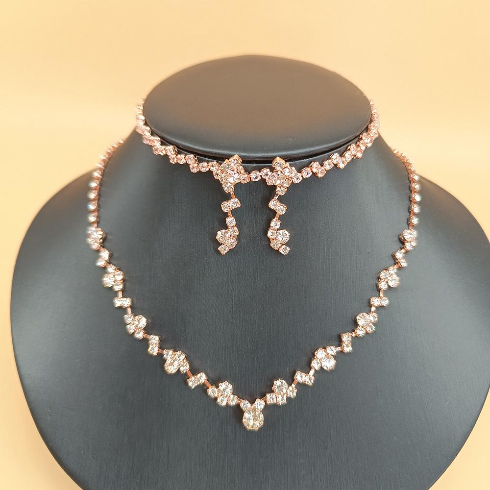 Elegant Bridal Necklace and Earring Set: Fashionable and Versatile Jewelry