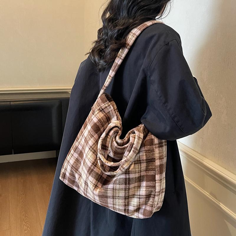 Women's Vintage Plaid Shoulder Bag Large Capacity Commuting Lightweight Tote Bag