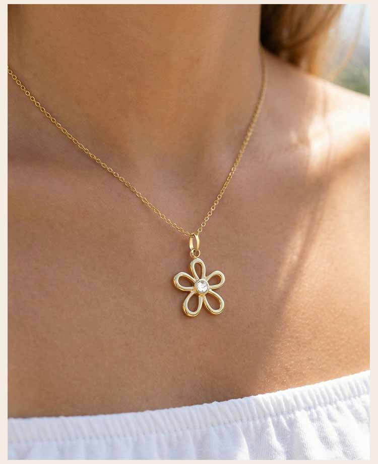 French Vintage Flower Necklace Zircon Stainless Steel Gold Color Hollow Floral Pendant Necklace for Women Non-Tarnish Jewelry
