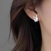 Orecchini a lobo farfalla in argento sterling S925 da donna design di nicchia ins senso del design orecchini senza fastidio orecchini per buco dell'orecchio semplici