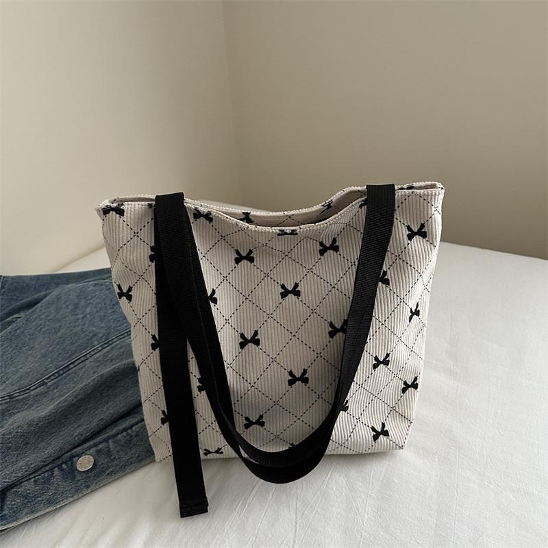 

Модная вместительная сумка через плечо Повседневная Винтажная Простая Стильная Сумка-тоут Доступна в Бежевом Коричневом Синем Сером Розовом OffWhite