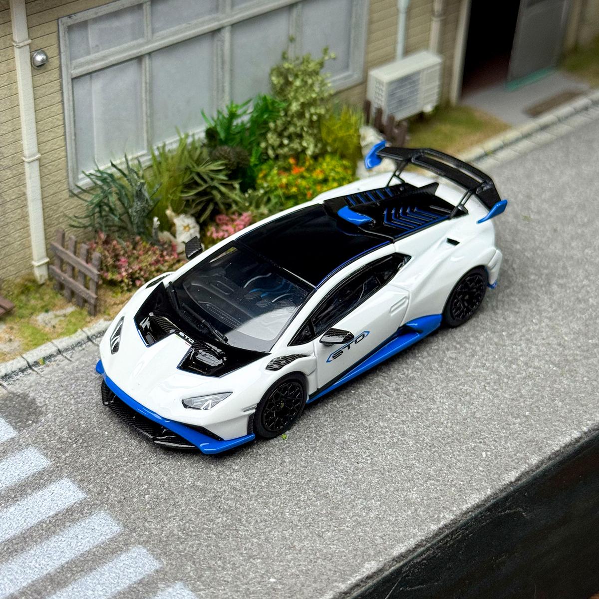 

LCD 1:64 Huracan STO diecast model cars белый