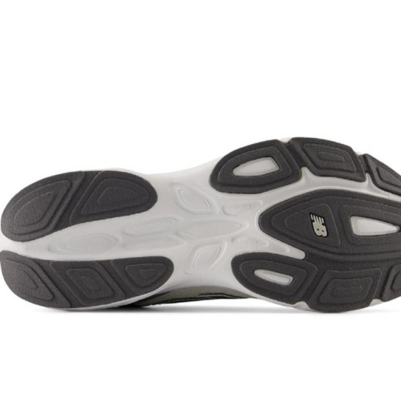 New Balance Amaste V1 Shoes Silver