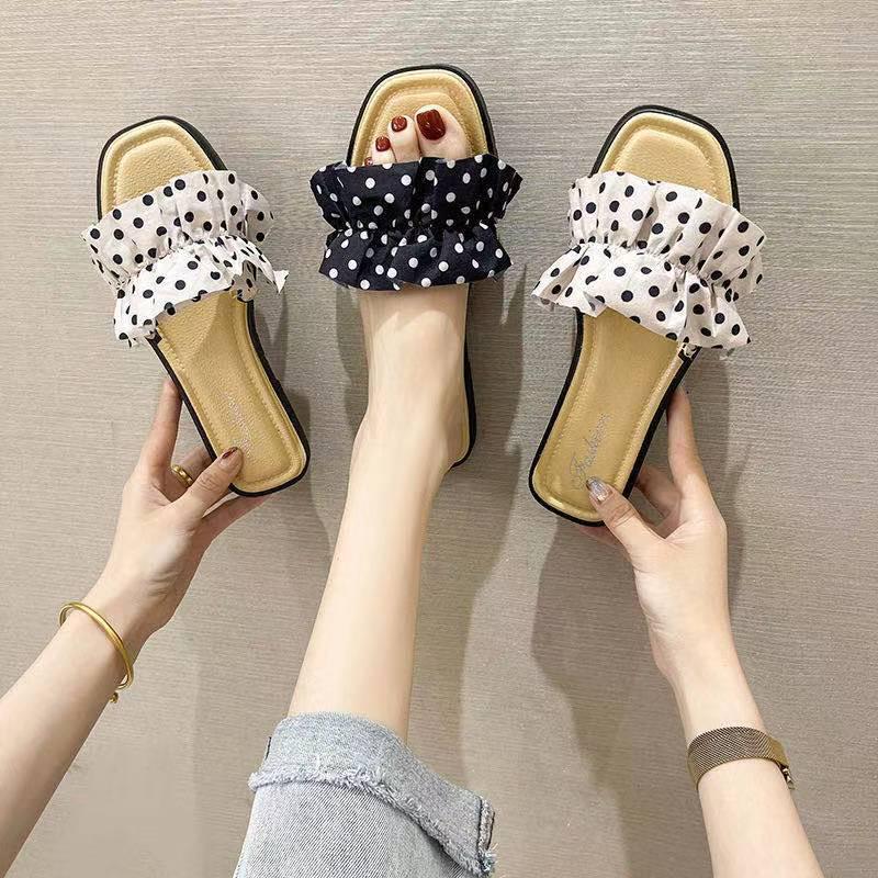 Women's Bowknot Summer Slippers - Fashionable Soft Sole One-Strap Sandals for Beach, Outdoor, and Home Use.