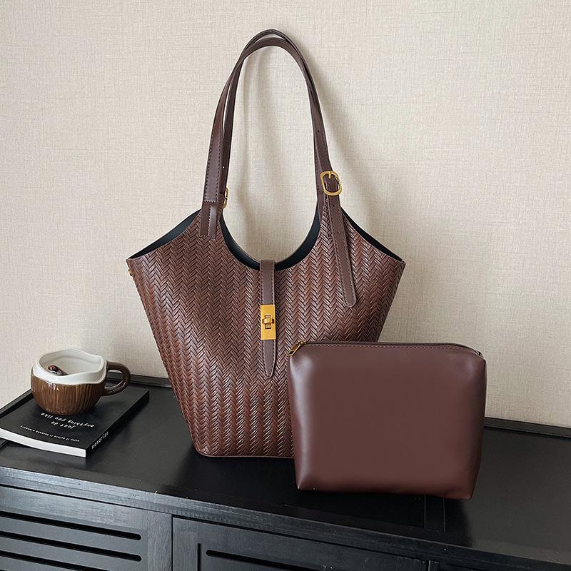 

Korean Fashion Crossbody & Shoulder Bucket Bag for Women - Large Capacity, High-End Work & Commute Handbag