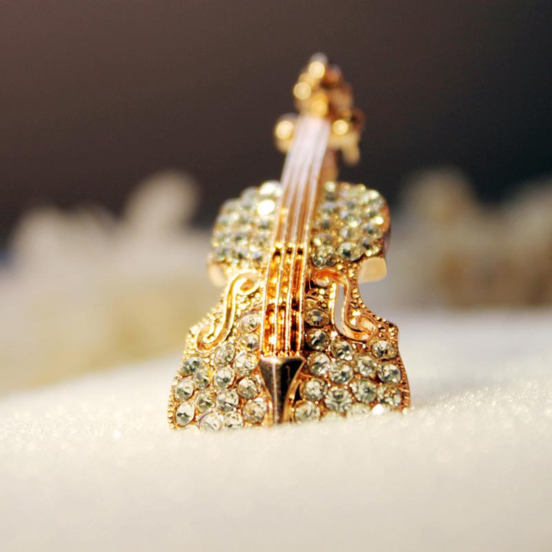 Wedding Party Favor Personalized Gifts for Guests Violin Brooch Bling Crystal Pins Love Lapel Brooches Rhinestone Brooch