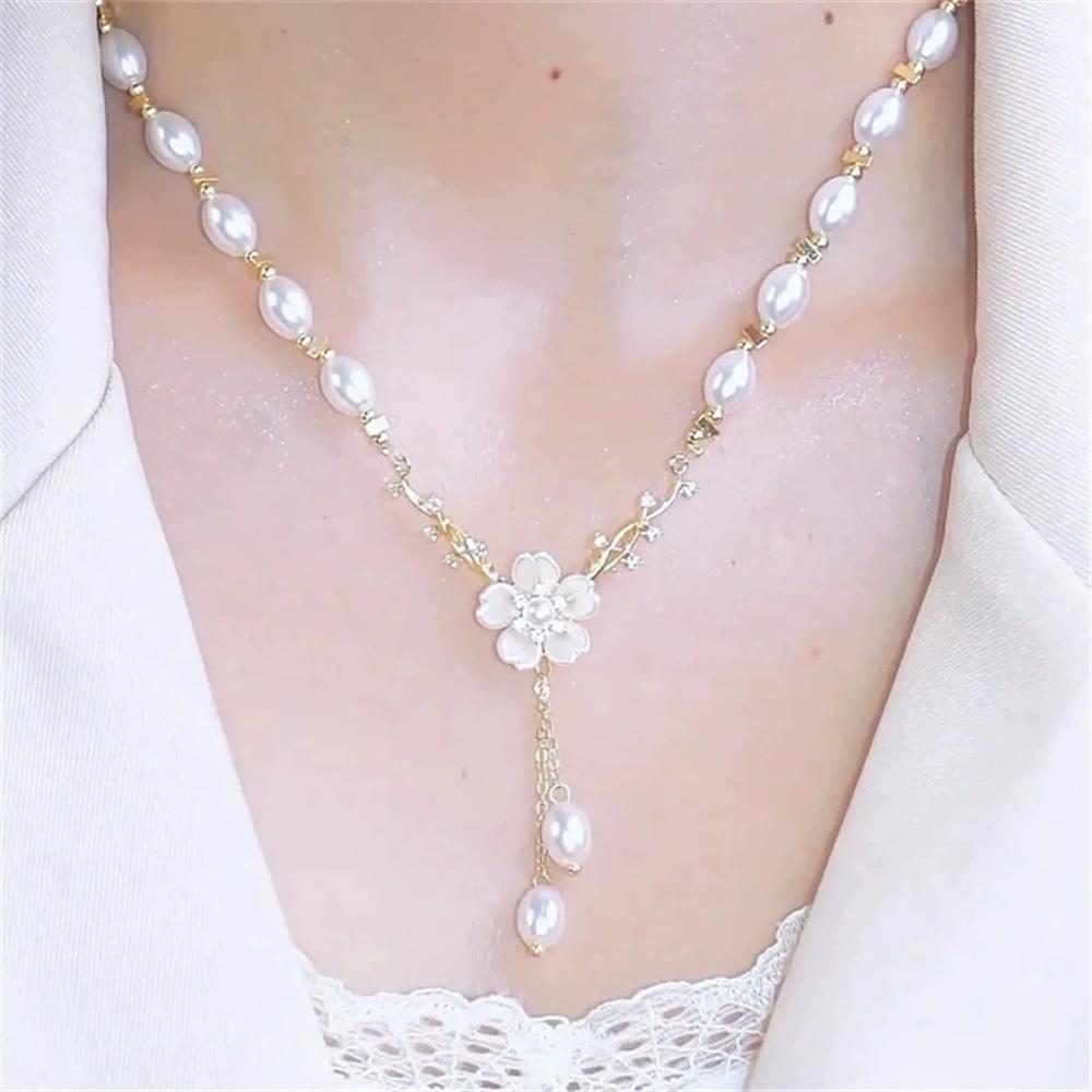 Luxury Female Crystal White Flower Pendant Necklace Vintage Gold Color Wedding For Women
