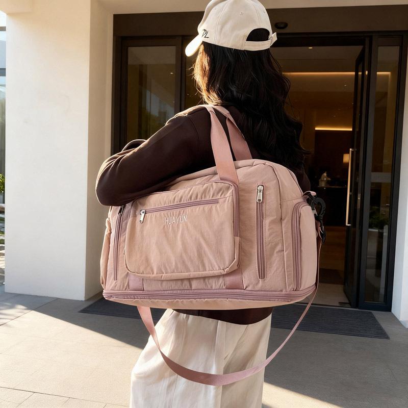 Large Capacity Lightweight Travel Bag with Wet/Dry Separation for Short Trips and Sports