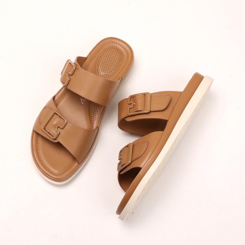 Stepping on shit feels cool slippers outdoor leisure new fashion buckle decoration versatile non-slip open-toed thick-soled holiday slippers