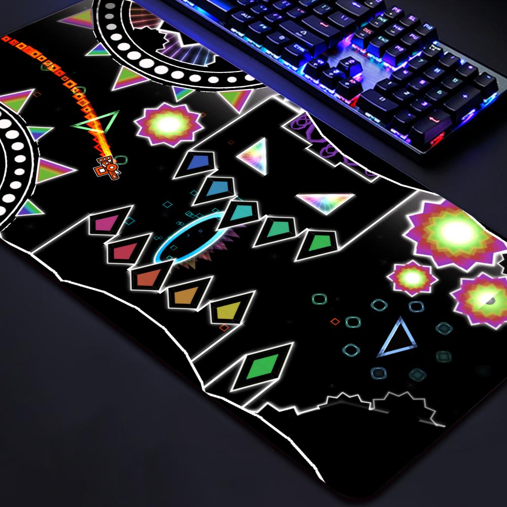 Mauspad Geometry Dash Gaming Schreibtischmatte Laptops Anime Teppich Gamer PC Schrank Große Gamer Zubehör Computer CSGO Mauspad 800x400x2mm