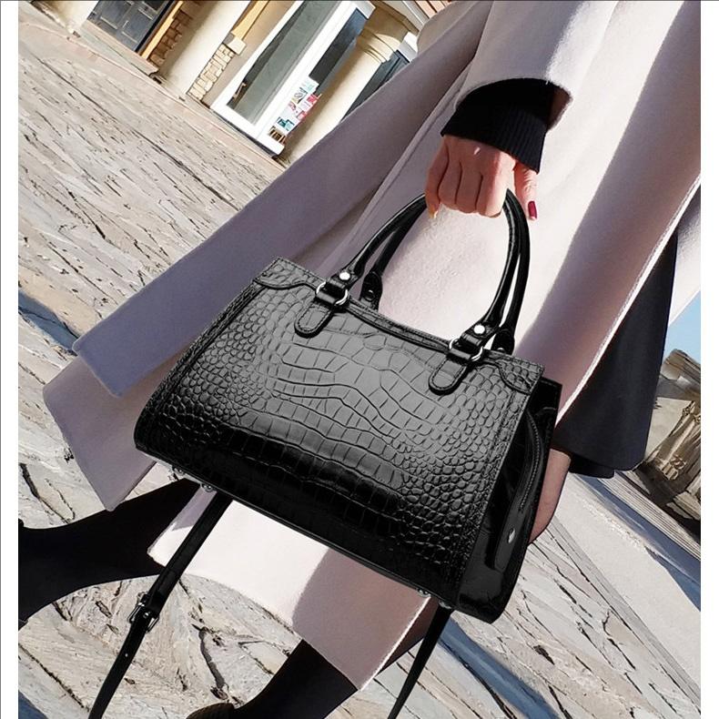 Stylish Brown Croco-Embossed Cowhide Tote Bag – Lightweight & Elegant for Travel