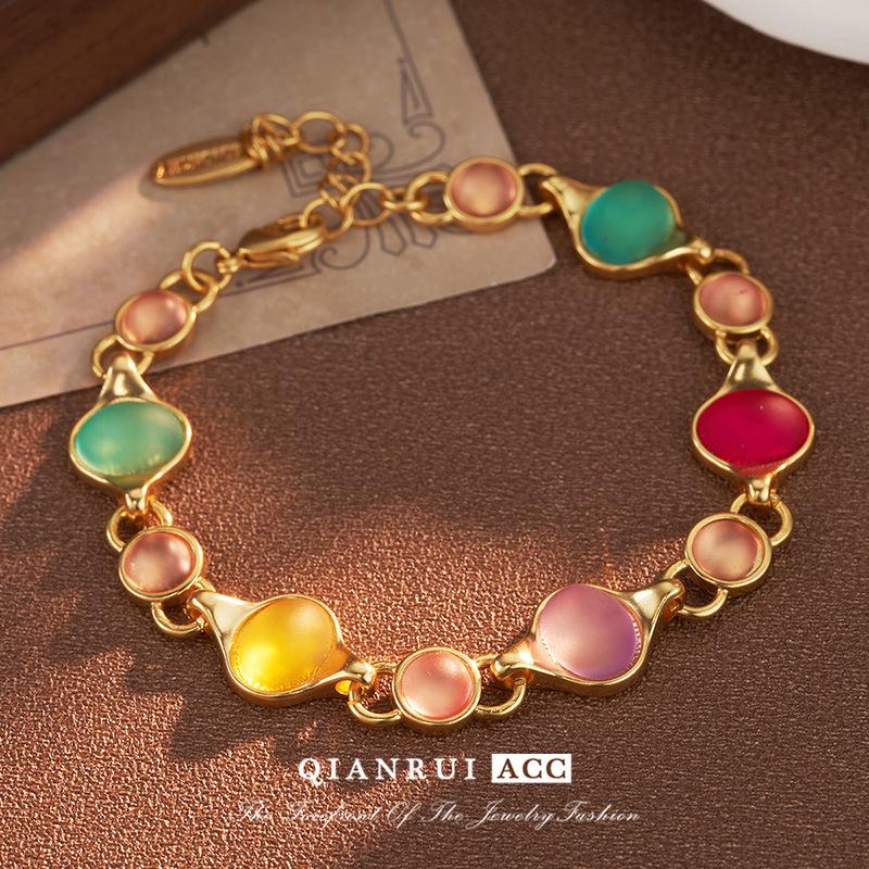 Farbenfrohes Vintage Französisches Kristallperlenarmband – Leichter Luxus Retro Nischendesign