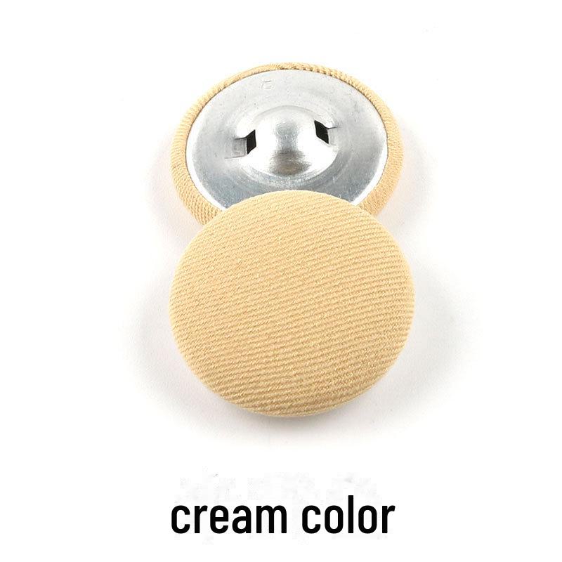 Dámská černá společenská košile s kulatou knoflíkovou ozdobou