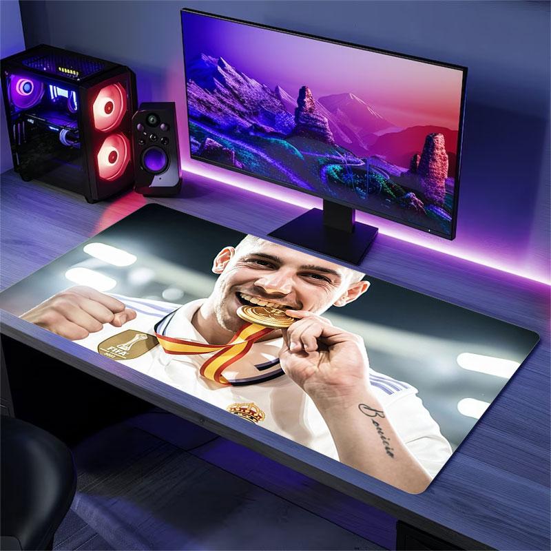 Fede Valverde Mouse Pad, Large Gaming Desk Mat, Non-slip XXL Mousepad for Laptop & Tablet, Mini PC Playmat with Stitched Edges