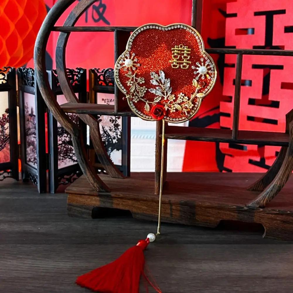 Chinese Style Mini Chinese Fan Tassels Handheld Bridal Group Fan with Pendant Ancient Chinese Silk Fan Chinese Wedding