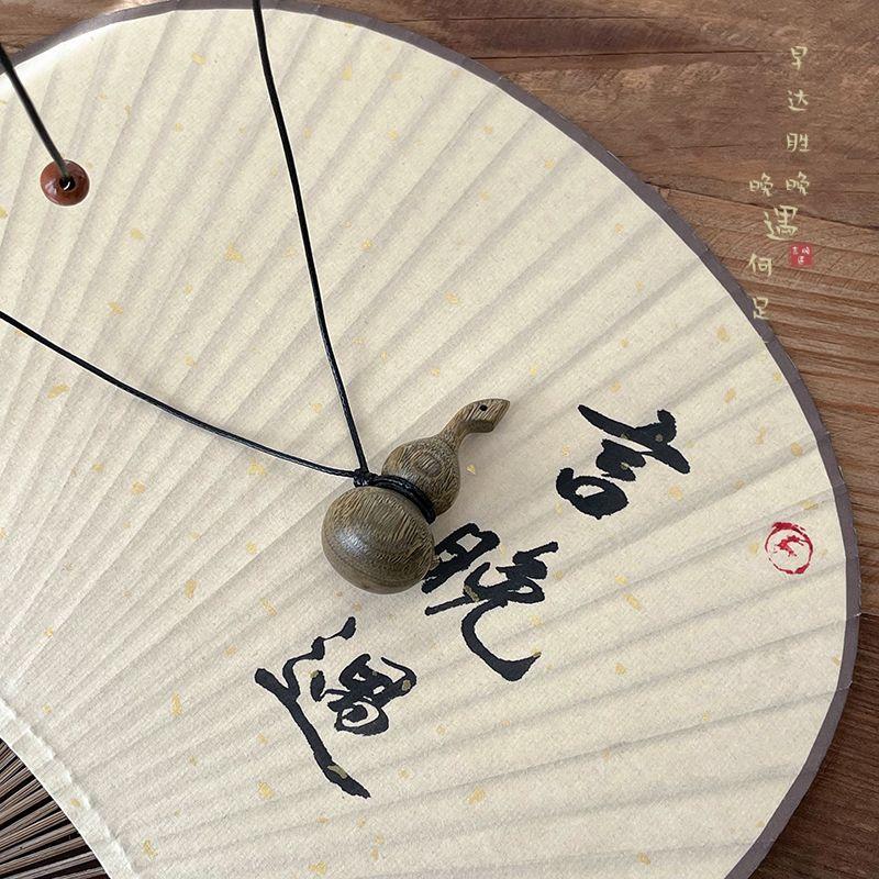 New Chinese Style Green Sandalwood Gourd Long Pendant Halterneck Necklace Female Retro Ethnic Style Niche Style Sweater Chain Ornament