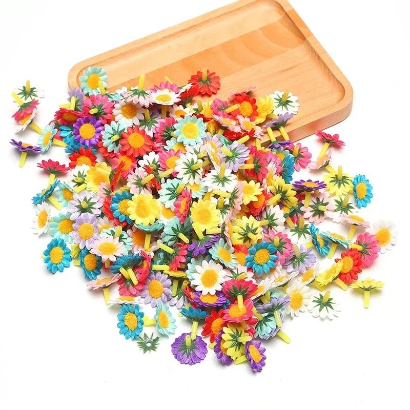 Neu 100 Stück/Beutel 4 cm Mix Seide Sonnenblume Kunstblume Heim Party Dekoration Scrapbooking Zubehör Kranz DIY Kunstblumen