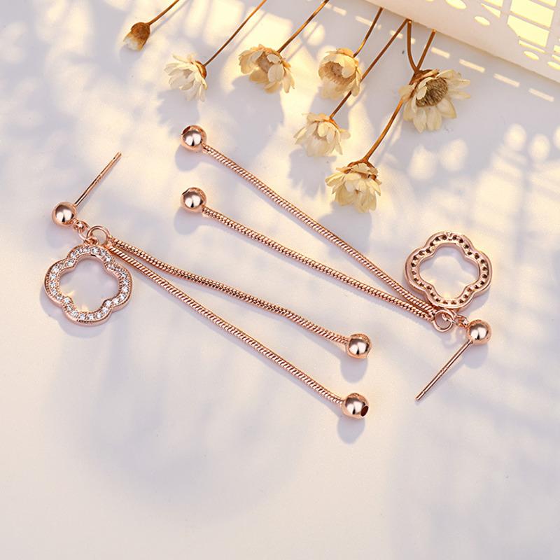 BELLA BOX S925 Silver Needle Little Fragrance Four-Leaf Clover Earrings, A New 2025 Light Luxury Niche Ear Ring Accessory For Women