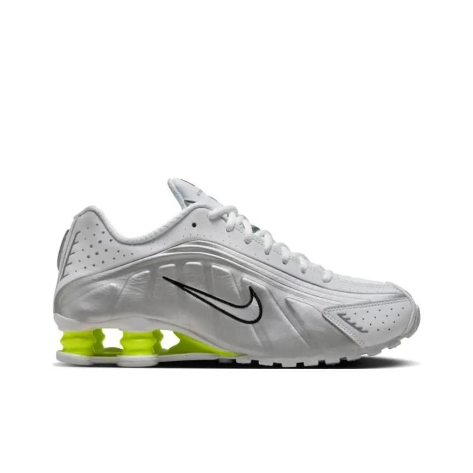Nike Baskets Shox R4 Blanc Argent Métallisé Femme Volt AR3565-102