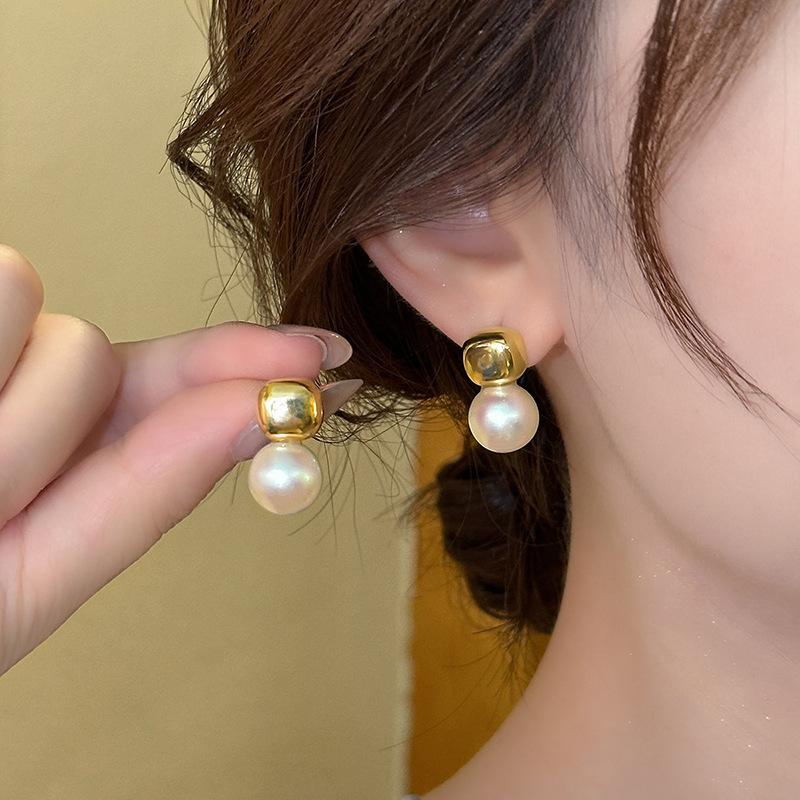 Korean Temperament Simple Geometric Pearl Stud Earrings Gentle Versatile Earrings Women