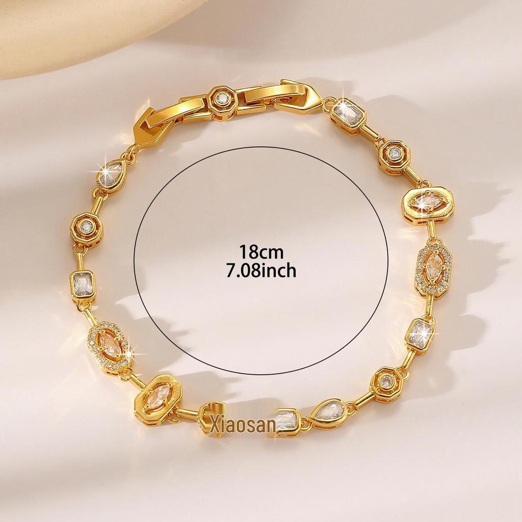Bracelet Feuille Plaqué Or avec Incrustations de Zircon Hachuré et de Diamant