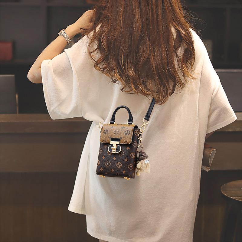 Mobile phone bag women s new versatile messenger bag niche designer lightweight mini premium bag