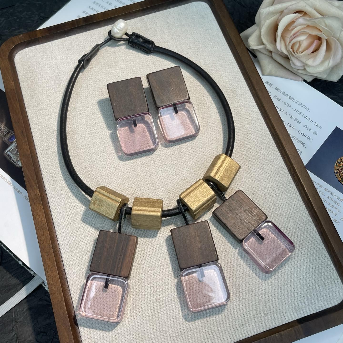 Money in the wind ancient vintage senior hand style sandalwood spell purple resin necklace stud earrings earrings