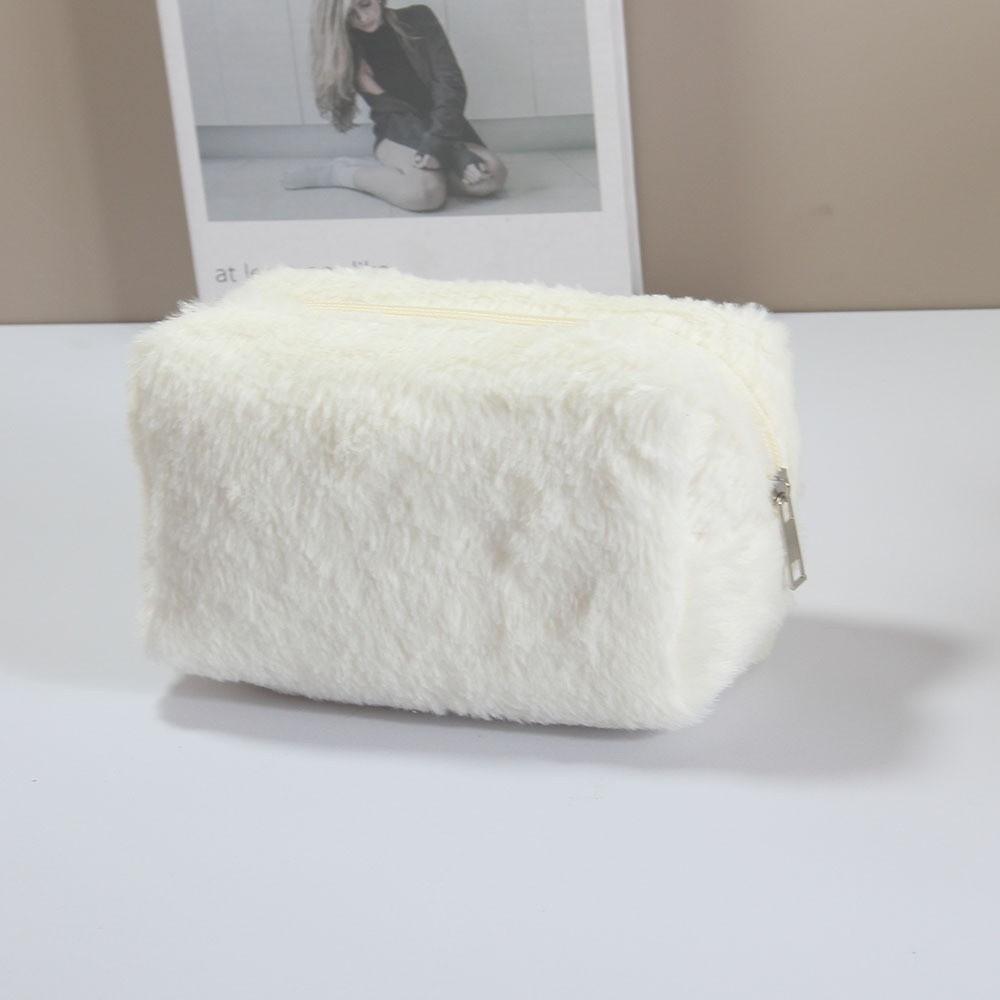 

Cute Large Capacity Velvet Makeup Bag Portable Puffy Cosmetic Storage Bag Soft Fur Travel Toiletry Bag Travel Use белый