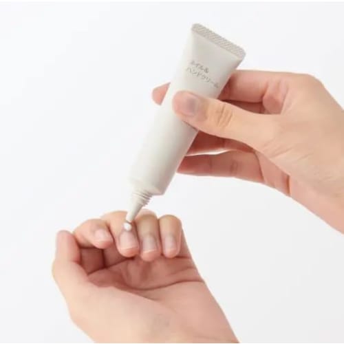 [Available Only Through Select Retailers] MUJI Nail & Hand Cream 20g Limited Edition Product. No Artificial Fragrances, No Artificial Colors, No Miner