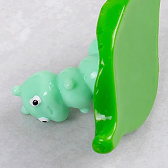 5 Pcs Mini Green Leaf Insect Figurine Tiny Ladybug Bee Worm Ornament for Car Interior Office Desk Decor Fairy Garden Micro Landscape