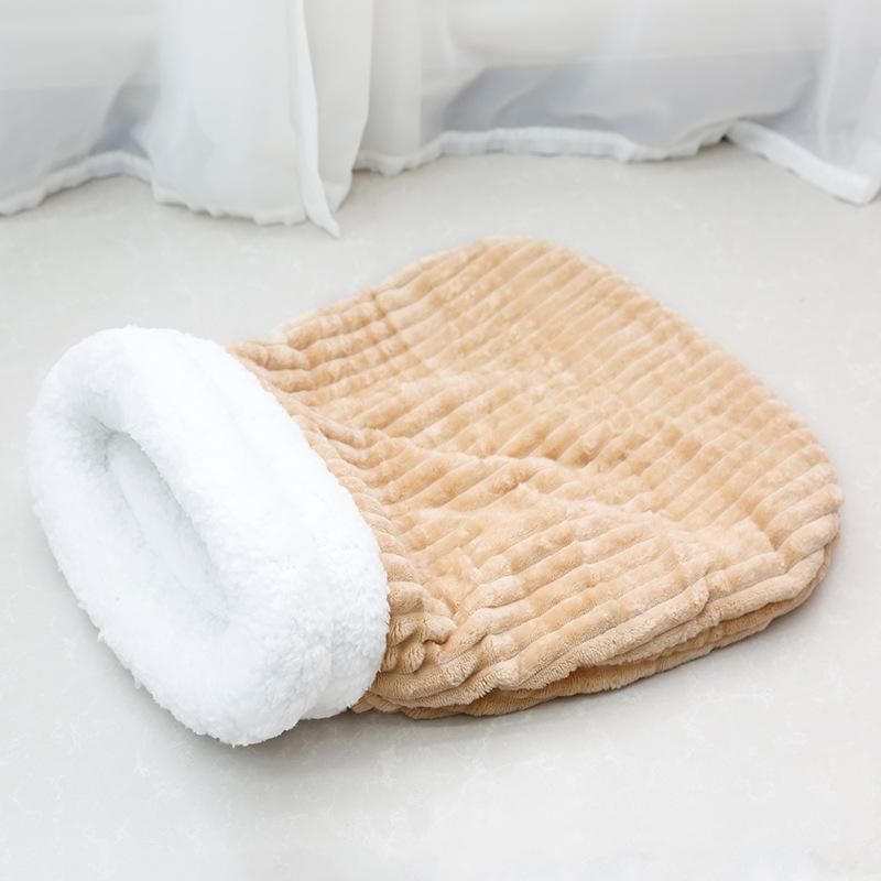 

Comfortable Winter Cat Sleeping Bag Washable Cat Bed Cave Pet Snuggle Sack for Cats and Small Dog бежевый