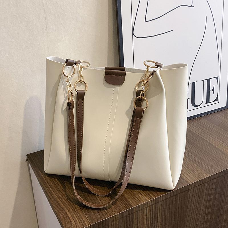 

Сумки женские из искусственной кожи с цепочным декором, трендовые эстетичные однотонные, роскошные, с молнией, универсальные, большой емкости 33x11x27cm бежевый